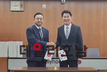 이날 노관규 순천시장은 치요마쓰 히로야쓰 일본 이즈미사노시장과 응급의료 개선을 위한 의견을 나눴다 순천시 제공