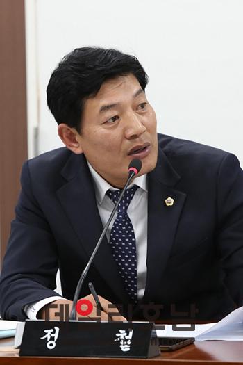전라남도의회 기획행정위원회 정철 의원민주 장성1