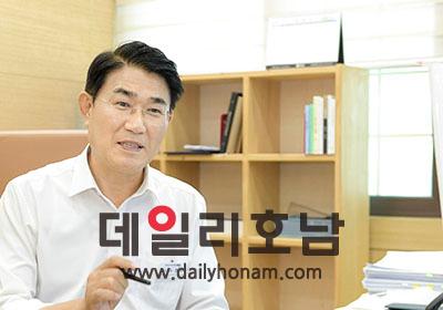 민선8기 노관규가 청렴도 2등급을 받으면서 도시성장과 순천시민의 행정 만족도가 높아졌다는 여론이다 데일리호남 DB
