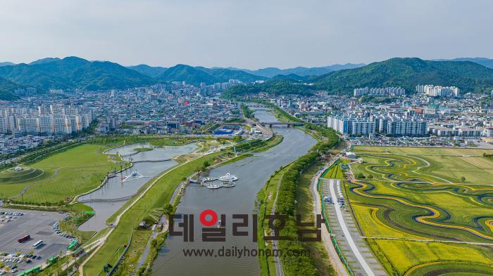 순천 동천이 지난달 28일 국가하천으로 승격됐다 이에 순천시가 동천과 옥천을 아우르는 명품하천으로 조성한다는 계획이다 순천시 제공