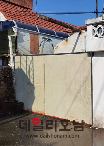 올해 순천시가 신규로 시작하는 빈집 출입폐쇄 조치사업은 출입문을 폐쇄는 등의 방식으로 추진될 전망이다 순천시 제공